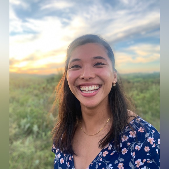 Profile Picture of Lienne Sethna (@liennes) on Poshmark