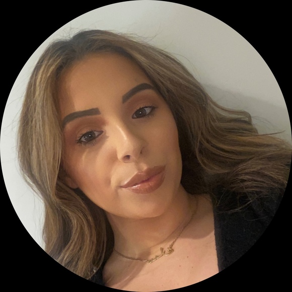 Profile Picture of Sara Omar (@saraaaaa) on Poshmark
