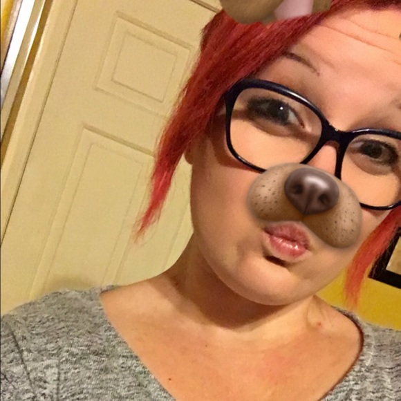 Profile Picture of Paige Perkins (@pperk13) on Poshmark