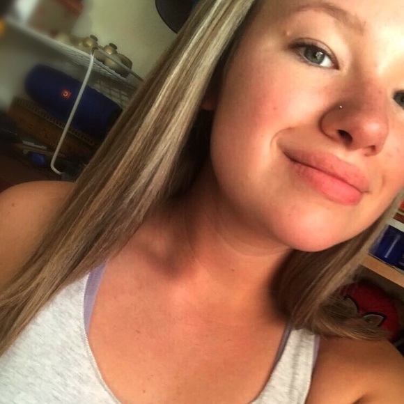 Profile Picture of Haley Matticks (@rosebud0624) on Poshmark