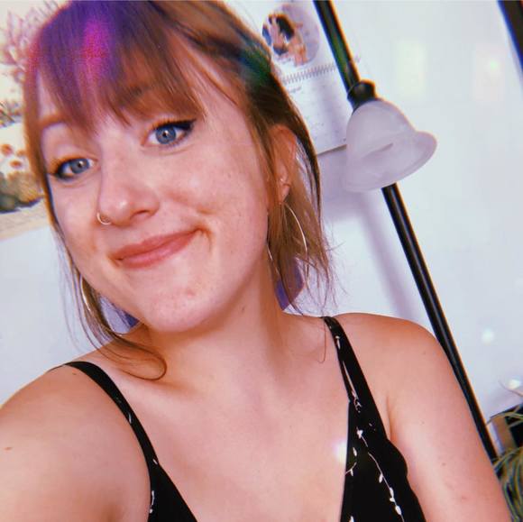 Profile Picture of Sarah Pearson (@sarahpearson411) on Poshmark