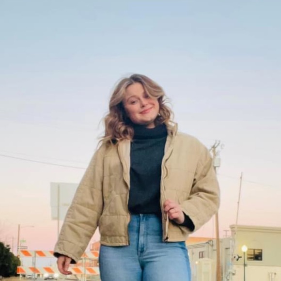Profile Picture of Abby Hymel (@abby_hymel) on Poshmark