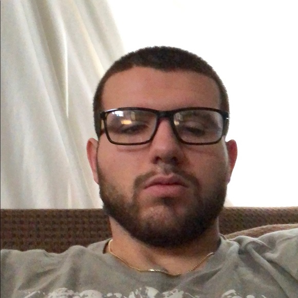 Profile Picture of Tony Donahue (@donahue1212) on Poshmark