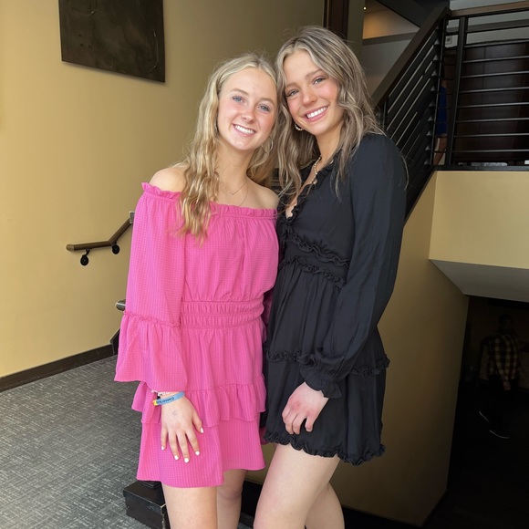 Gabby Hofeld - Poshmark Profile Picture of Gabby Hofeld (@gabbyhofeld10) on Poshmark