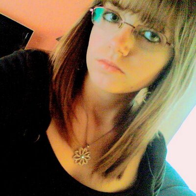 Profile Picture of Mandy Fournier (@Petiite_Maandy) on Twitter