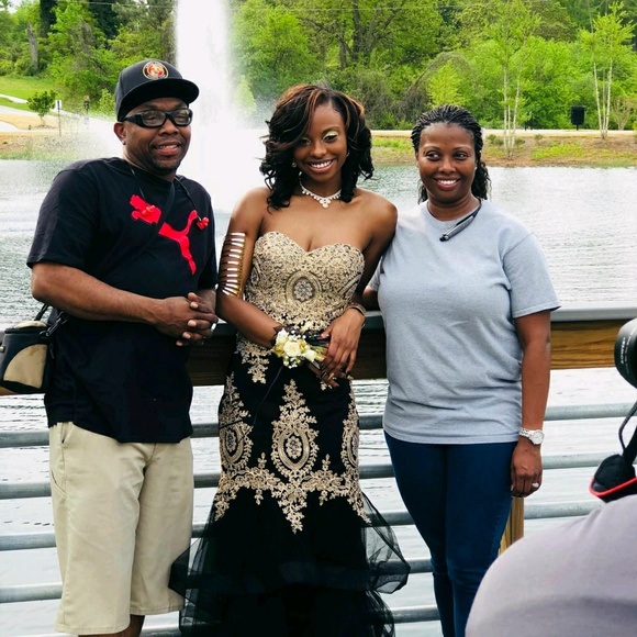 Profile Picture of Tomeika Yates (@tomeika76) on Poshmark