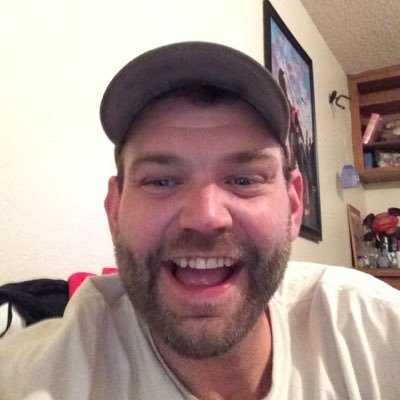 Profile Picture of Justin Simons (@justinsimons18) on Twitter