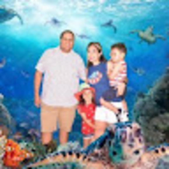 Profile Picture of Rene Serna (@t3hz3n) on Poshmark