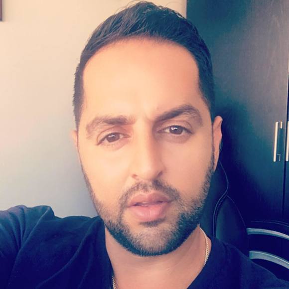 Profile Picture of Isaac Cohen (@isaacc111) on Poshmark