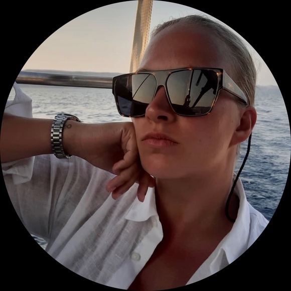 Profile Picture of Siiri Anttila (@siiria) on Poshmark