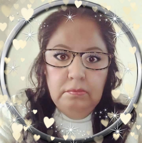 Profile Picture of Adrenepinola Pinola (@adrenepinolap) on Poshmark