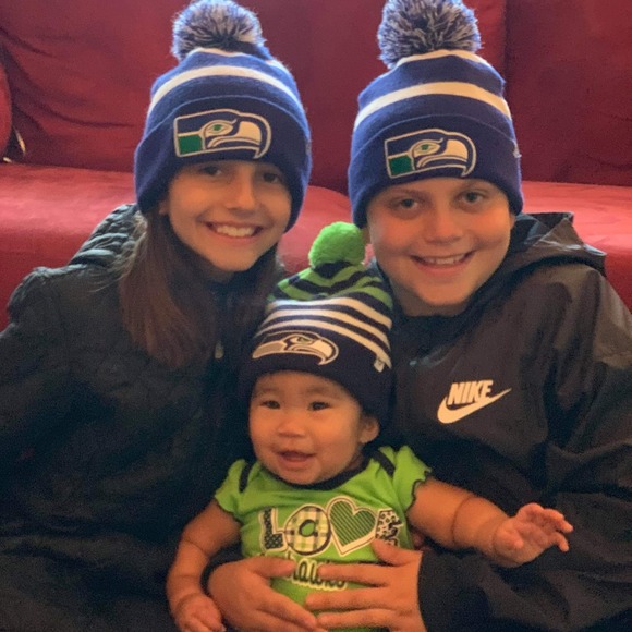 Profile Picture of Shana Zamarron (@shanaz2) on Poshmark