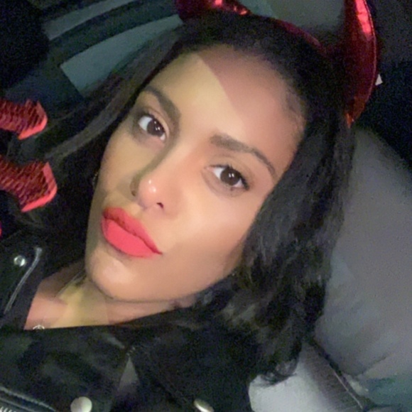 Profile Picture of Jazmine Cintron (@jazzie211) on Poshmark