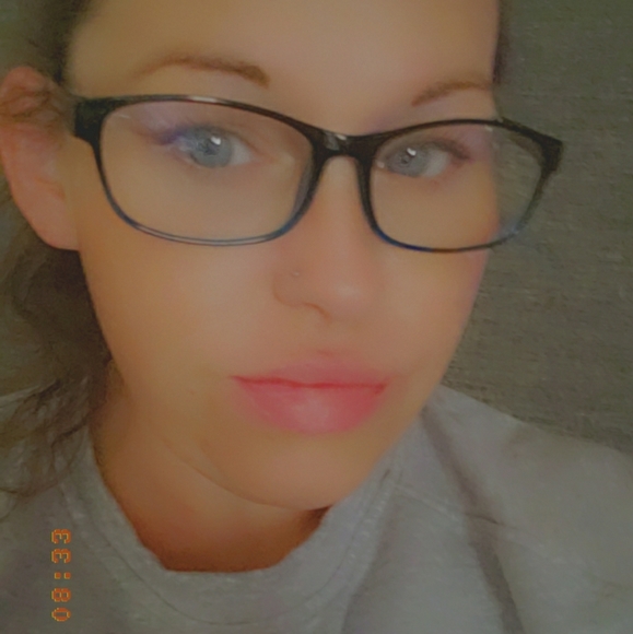 Profile Picture of Melissa Roberts (@ocdmamma483) on Poshmark