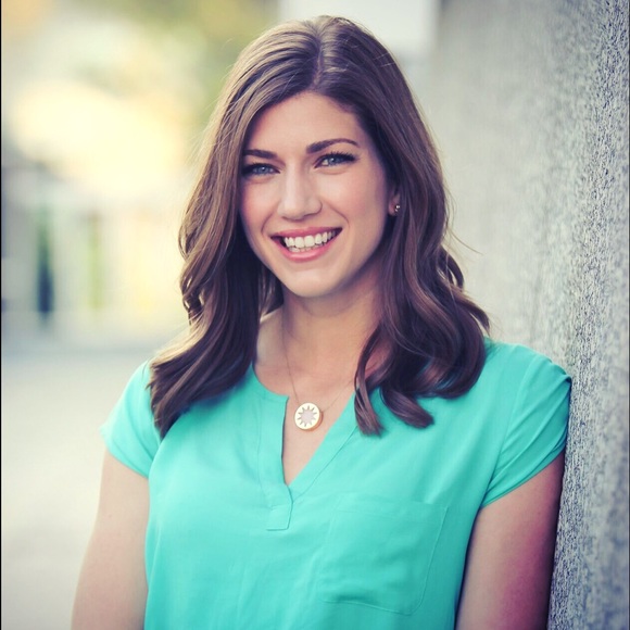 Profile Picture of Rachel Passini (@rpassini) on Poshmark