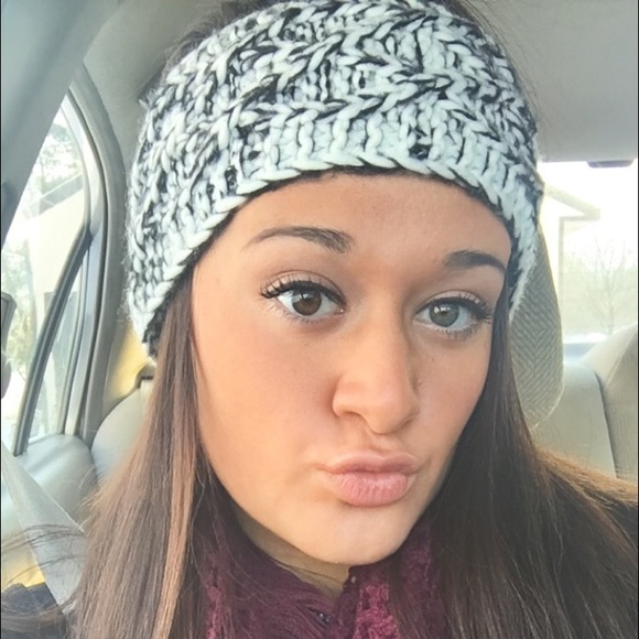 Profile Picture of Abbey Cohen (@abbzcoh) on Poshmark