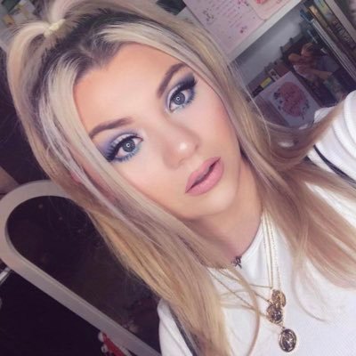 Profile Picture of Jess Buckley (@Buckkersss) on Twitter