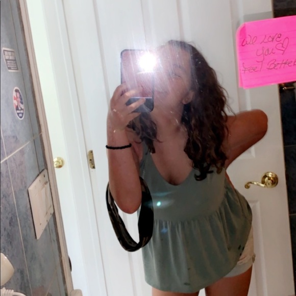 Profile Picture of Emily Hoosack (@emilyryan155) on Poshmark