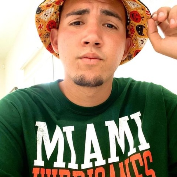 Profile Picture of Luis alberto Mayo vigoa (@lu2isa3l) on Poshmark