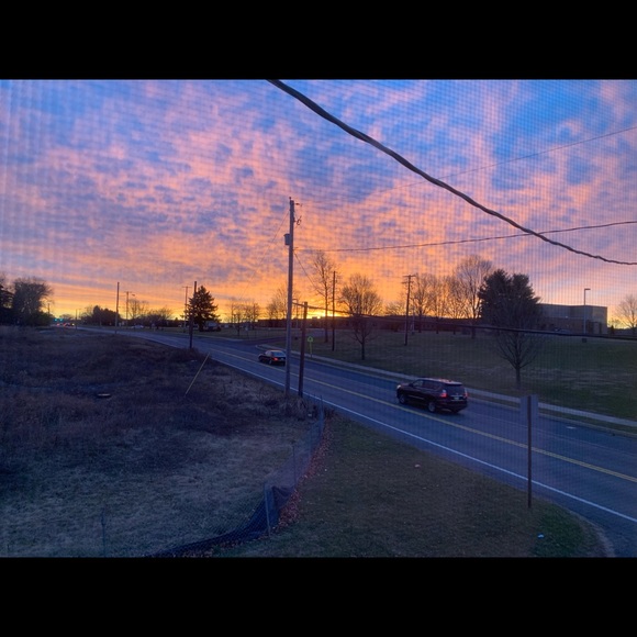 Profile Picture of Ivelysse Orejuela (@ivelyssedyanara) on Poshmark