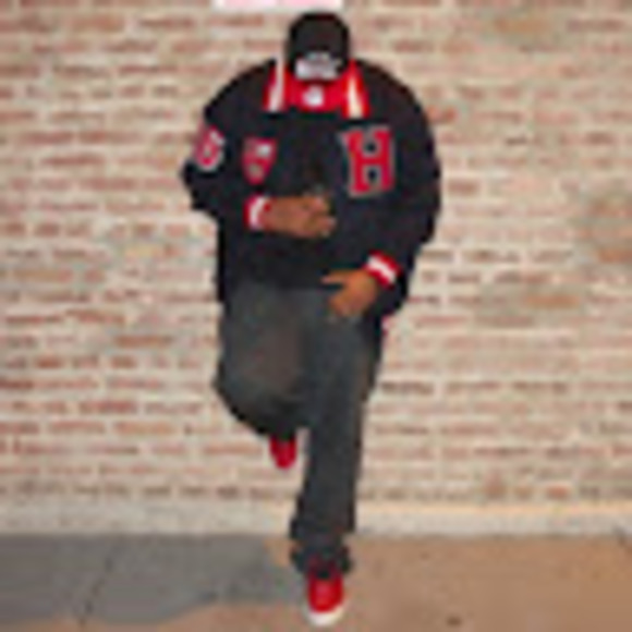 Profile Picture of Jermaine Allen (@jermainealle272) on Poshmark