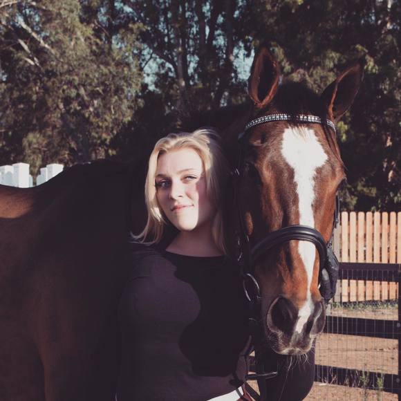 Profile Picture of Rachel Downs (@4srachel) on Poshmark