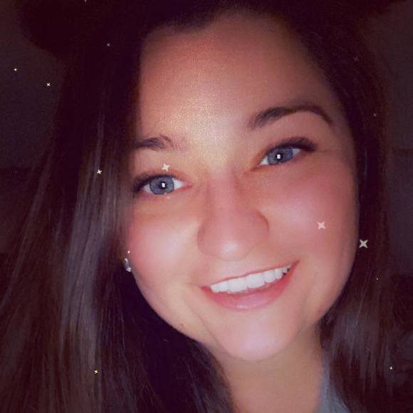 Profile Picture of Brooke Mcdurmon (@sarabrookemc) on Poshmark