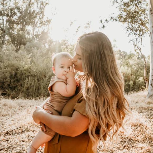 Profile Picture of Amanda Guardado (@mandiejo3) on Poshmark