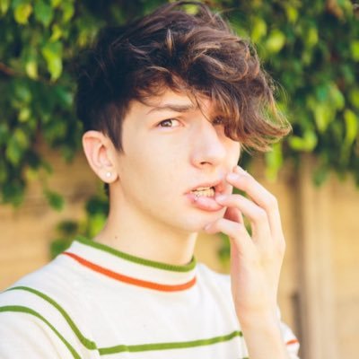Profile Picture of Chris Oflyng Updates (@ChrisOflyngITA) on Twitter