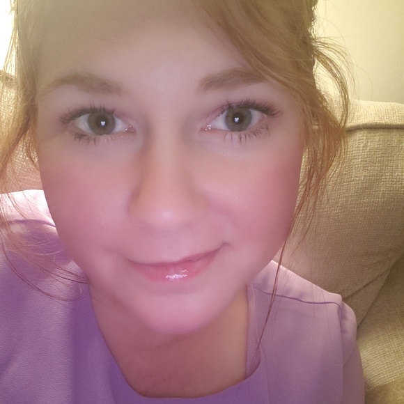 Profile Picture of Amber Duncan (@amberduncan83) on Poshmark