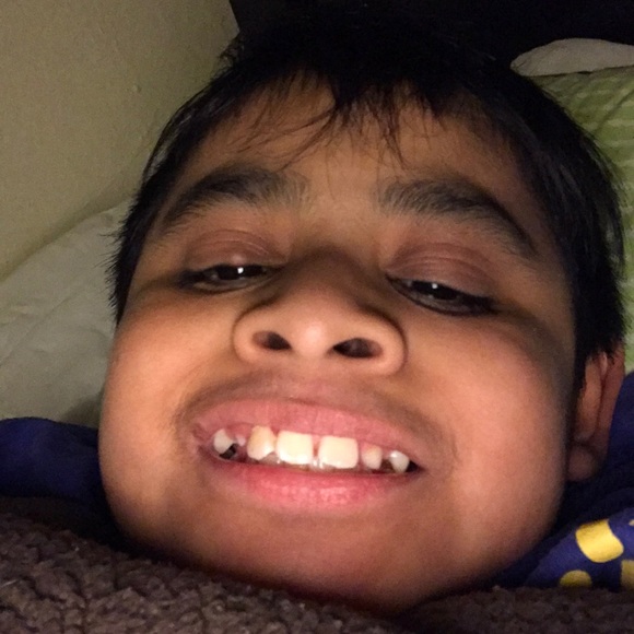 Profile Picture of Juan Uraje (@juanuraje) on Poshmark