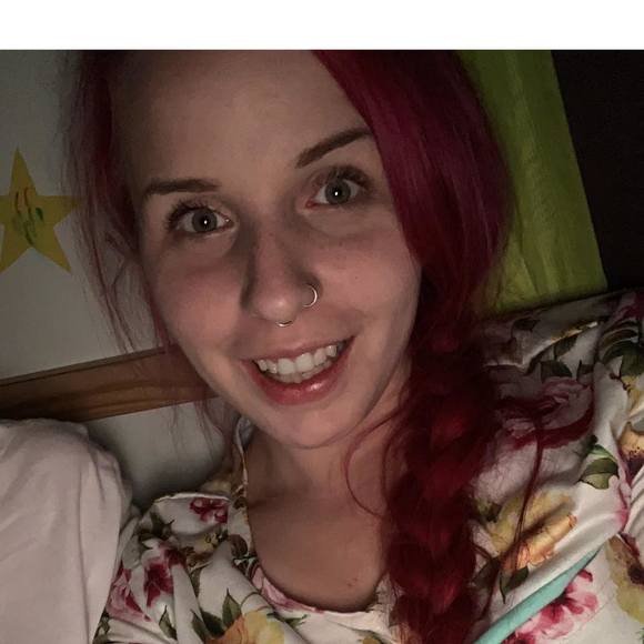 Profile Picture of Jessica Stack (@jessicastack679) on Poshmark