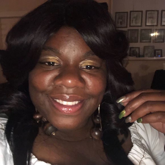 Profile Picture of Ciera Evans (@eciera) on Poshmark