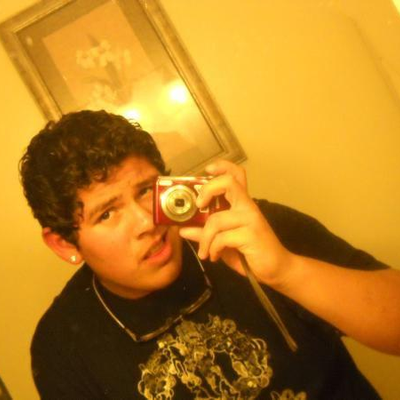 Profile Picture of Alejandro Pimienta (@wuxywydigyl) on Twitter