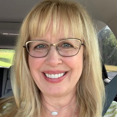 Profile Picture of Karen Larsen (@alwaystheupside) on Twitter