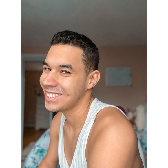 Profile Picture of Carlos Dasilva (@conqueranything) on Poshmark