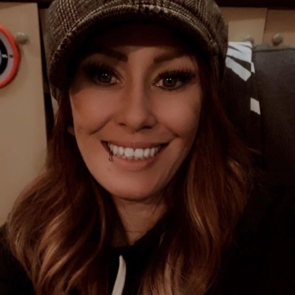 Profile Picture of Chelsey Longtin (@chelseylongtin) on Poshmark