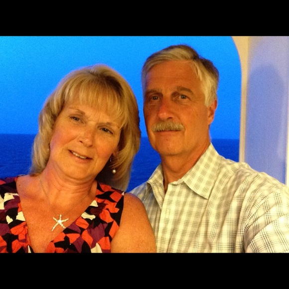 Profile Picture of Debbie Connelly (@thedeb) on Poshmark