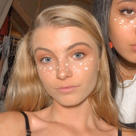 Profile Picture of Lauren Koplitz (@lowkoplitz) on Poshmark