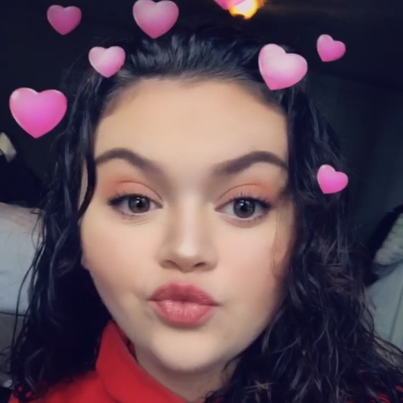 Profile Picture of Haley Fulcher (@haleyfulcher2) on Poshmark