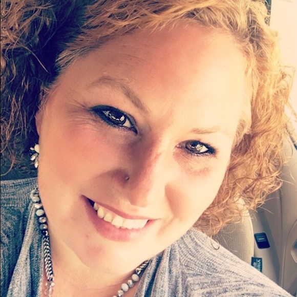 Charissa Stewart - Poshmark Profile Picture of Charissa Stewart (@cfs36) on Poshmark