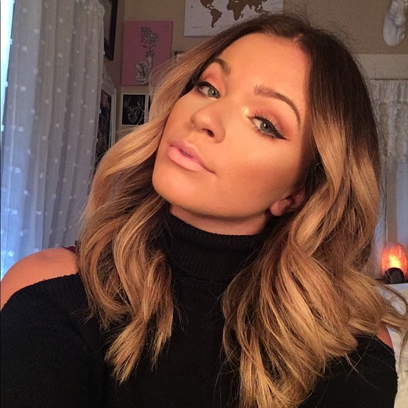 Profile Picture of Haley Ledbetter (@hnled) on Poshmark
