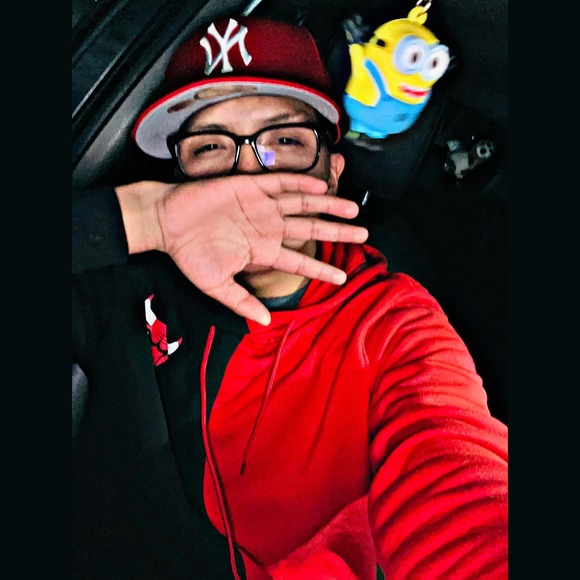 Profile Picture of Edwin Illapa (@edwinillapa) on Poshmark