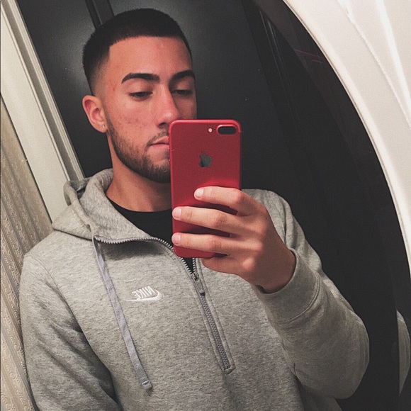 Profile Picture of Jeremy Torres (@xyjeremyy) on Poshmark