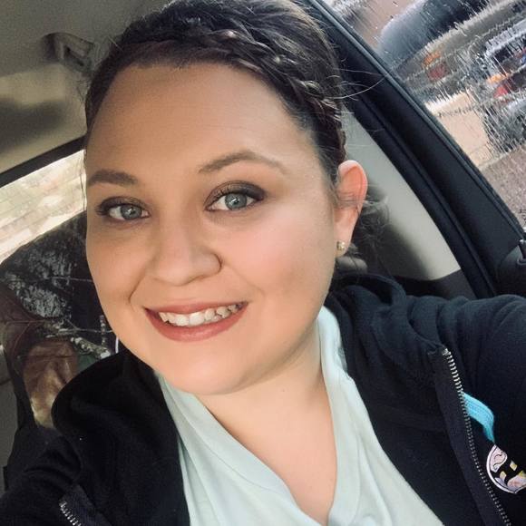Profile Picture of Heather Pollock (@hpollock10) on Poshmark