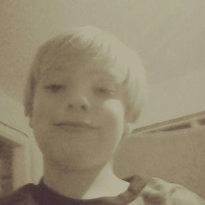 Profile Picture of Andy Mallett (@17638e8c067146e) on Twitter