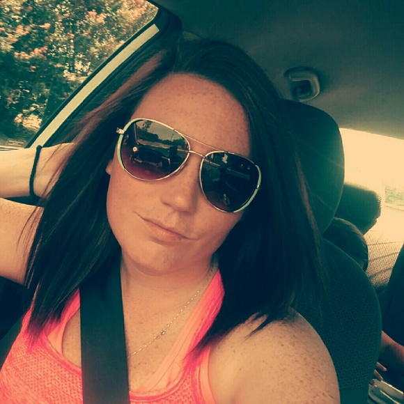 Profile Picture of Heather Watson (@heather082009) on Poshmark