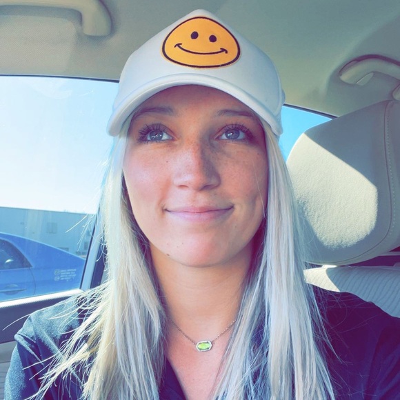 Profile Picture of Sheridon Errett (@sheridon016) on Poshmark