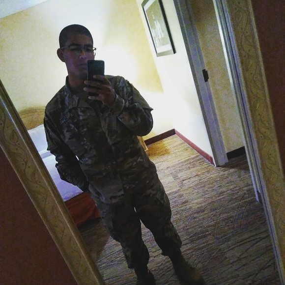 Profile Picture of Brandon Rivas (@brao2013) on Poshmark