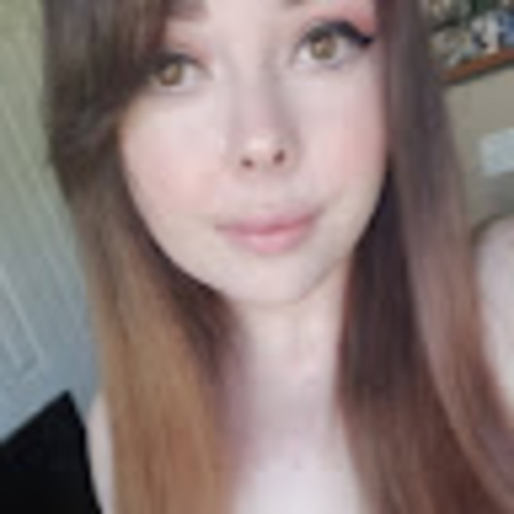 Profile Picture of Stephanie Gammon-holifield (@stephgammon) on Poshmark